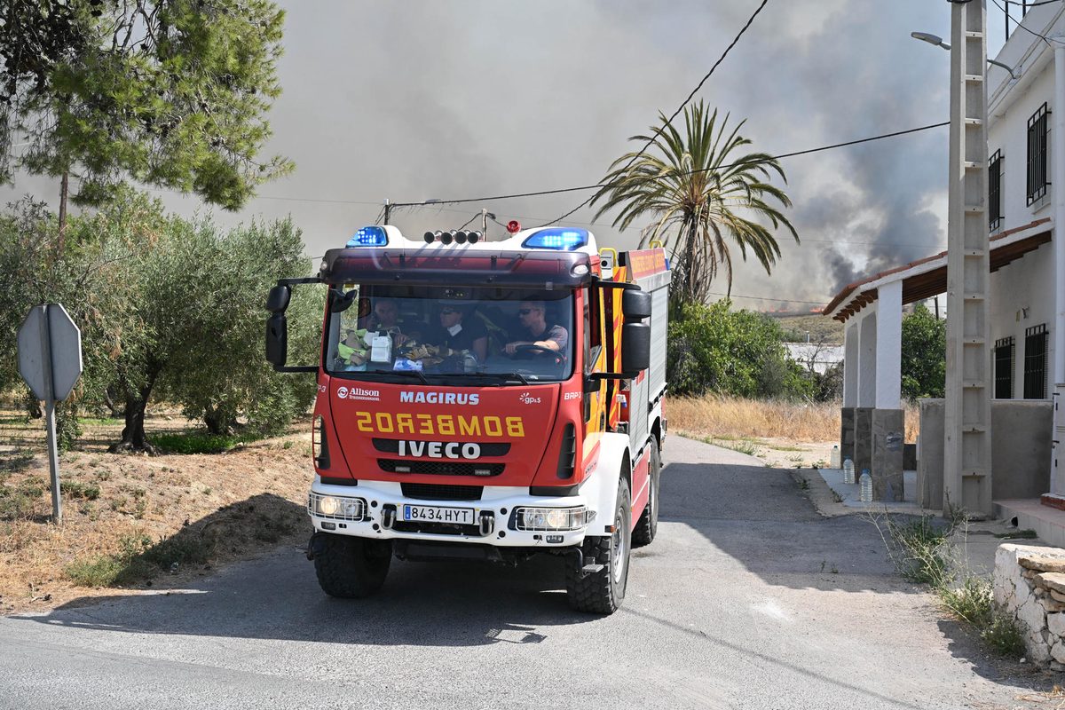 Bruselas activa su servicio de satélites para apoyo en monitoreo del incendio de Almería