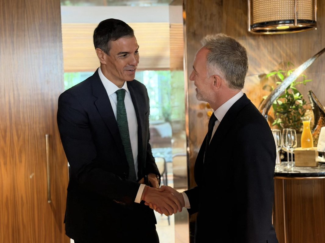 El nuevo alcalde de París alaba la voz firme de Pedro Sánchez frente al autoritarismo