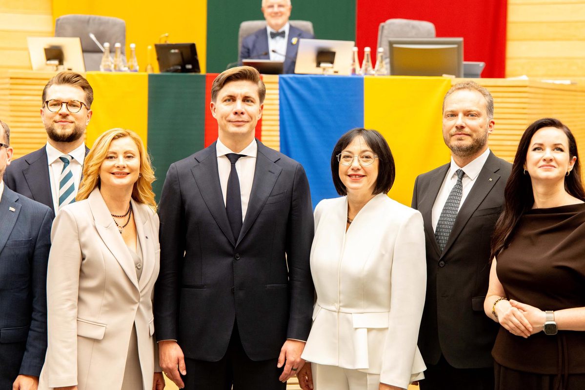 El Parlamento lituano aprueba el nuevo Gobierno del socialdemócrata Mindaugas Sinkevičius