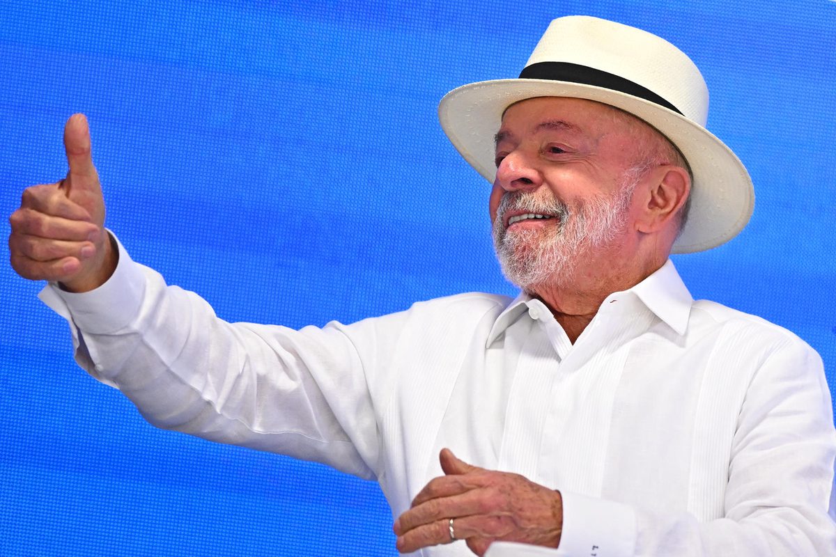 La ventaja de Lula sobre Flávio Bolsonaro aumenta a ocho puntos en último sondeo electoral
