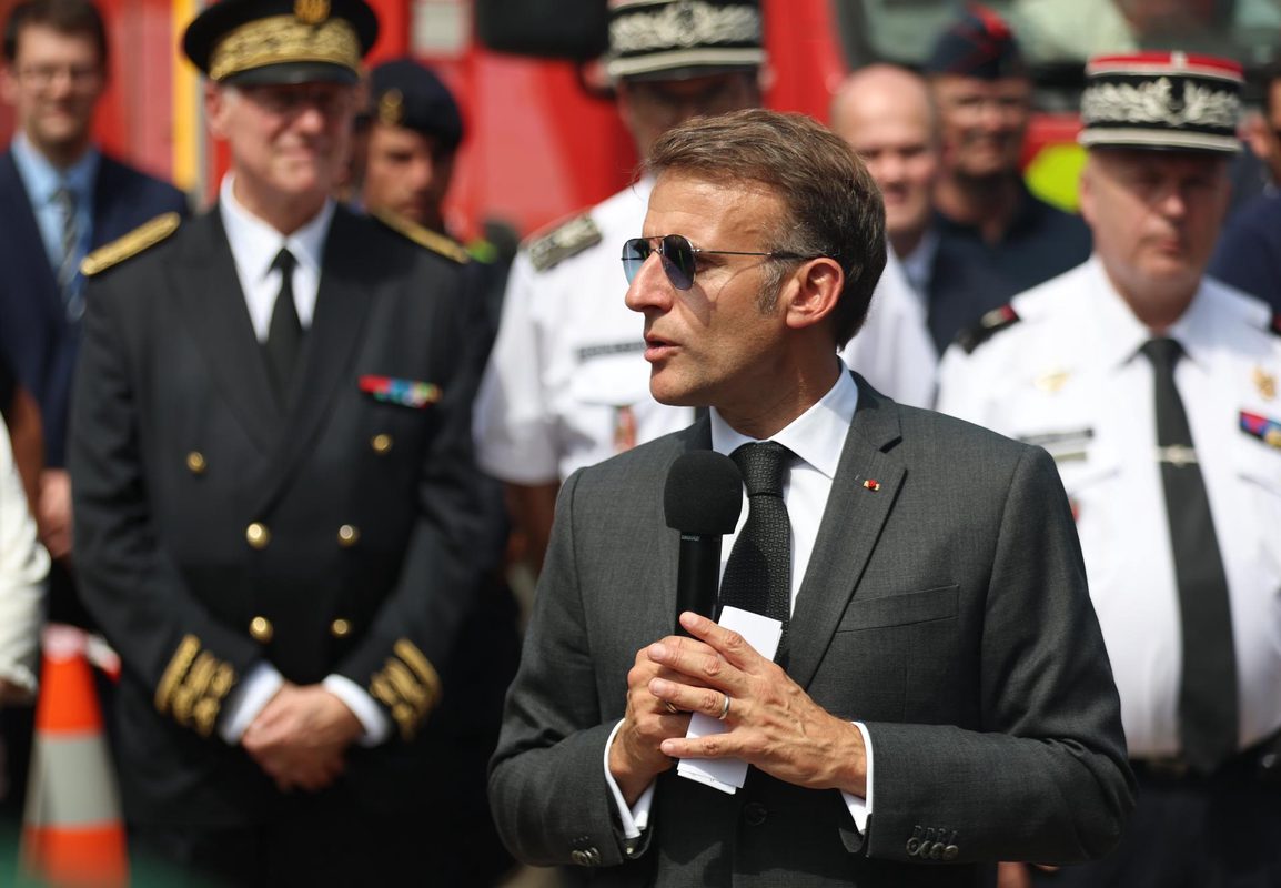 Macron dice que la situación por el fuego en Francia es inédita desde la II Guerra Mundial