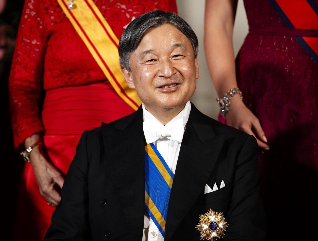 Japón revisa su ley imperial para salvar la monarquía pero mantiene la sucesión masculina