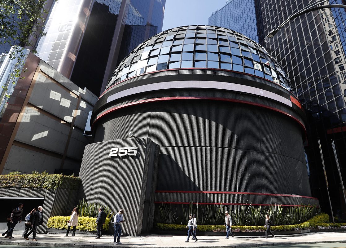 Bolsa de México gana 0,21 % en la semana, rompe racha negativa y sube a 66.634,23 unidades