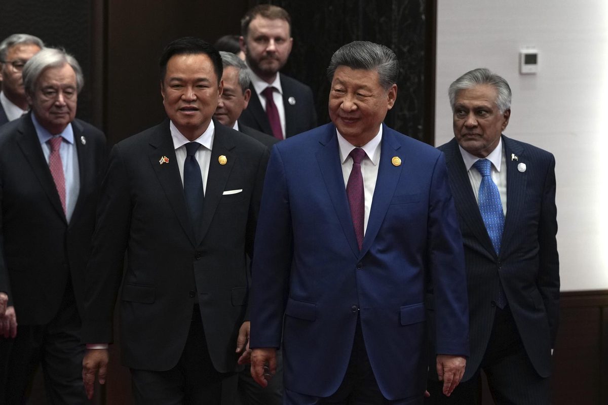 Dar aborda con China y la ONU asuntos regionales mientras Pakistán media entre EEUU e Irán
