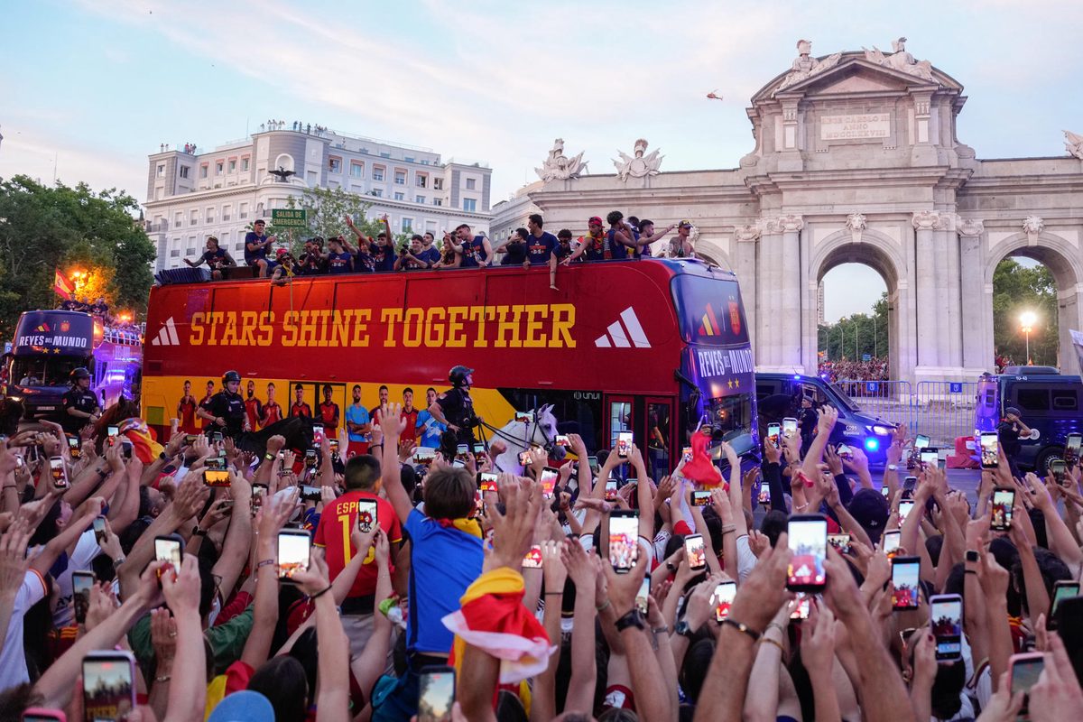 La selección española llega a la Plaza de Cibeles para la celebración del Mundial