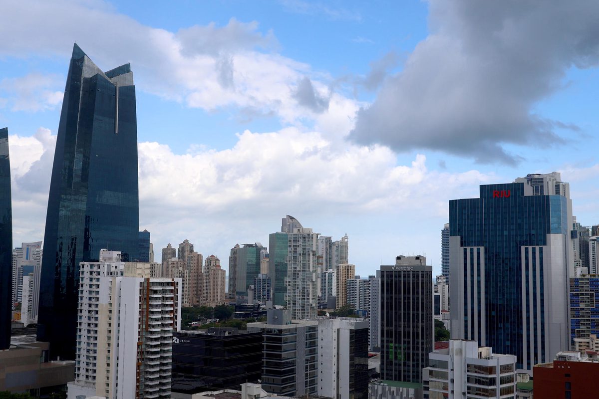La confianza del consumidor en Panamá cae por el alza en el precio de los combustibles