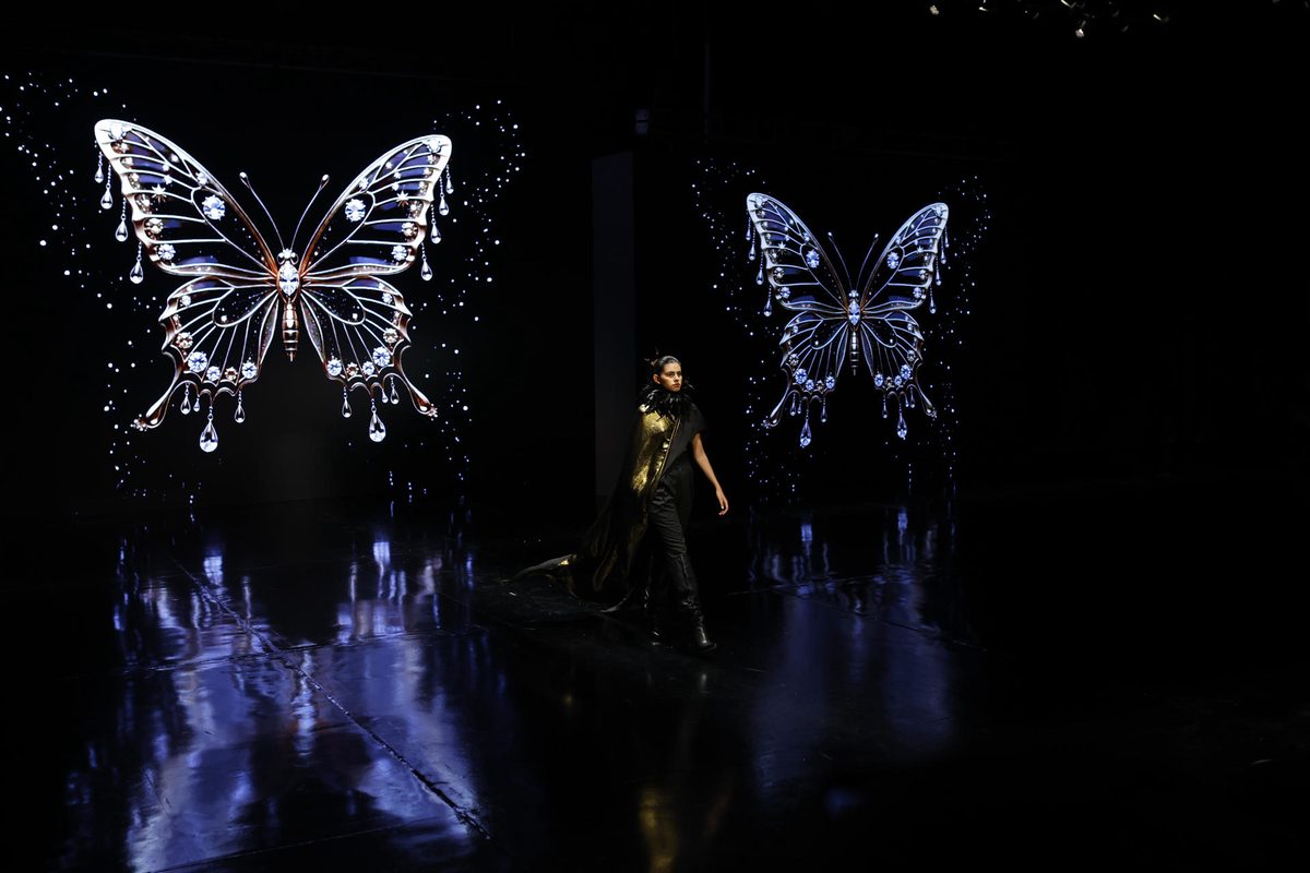 Colección ‘supernova’ de Jesús de la Garsa inaugura la edición 85 de Intermoda en México