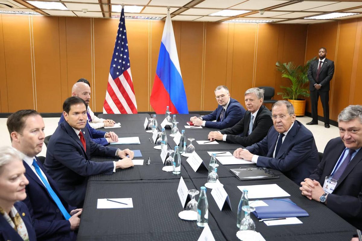 Rubio y Lavrov se reúnen en Manila para tratar la guerra en Ucrania y su posible fin