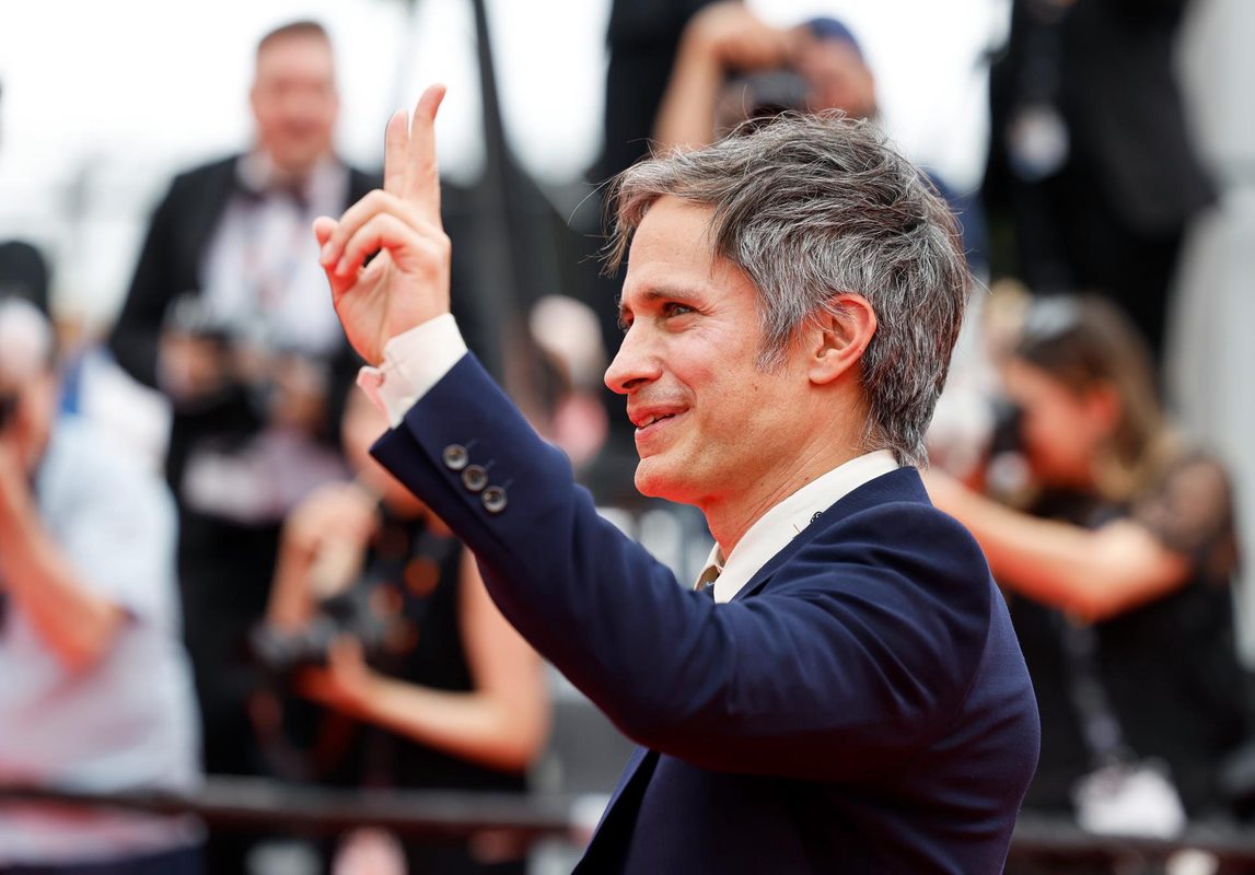 Gael García Bernál estrenará en Venecia su nueva película, ‘Hombre al agua’