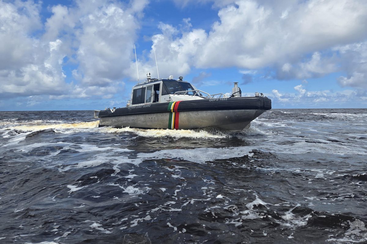 Aumentan a 70 los cuerpos recuperados tras naufragio de ferri con 179 personas en Guyana
