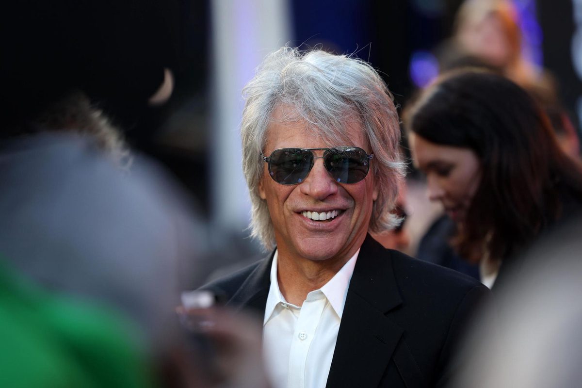 Jon Bon Jovi suspende un concierto en Nueva York por un problema con la voz