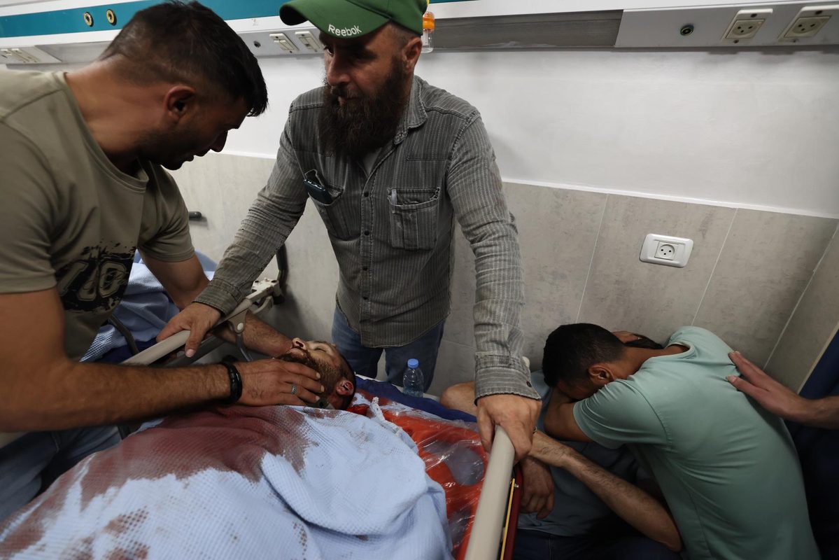 Soldados israelíes asaltan el Hospital Especializado de Nablus para detener a palestinos