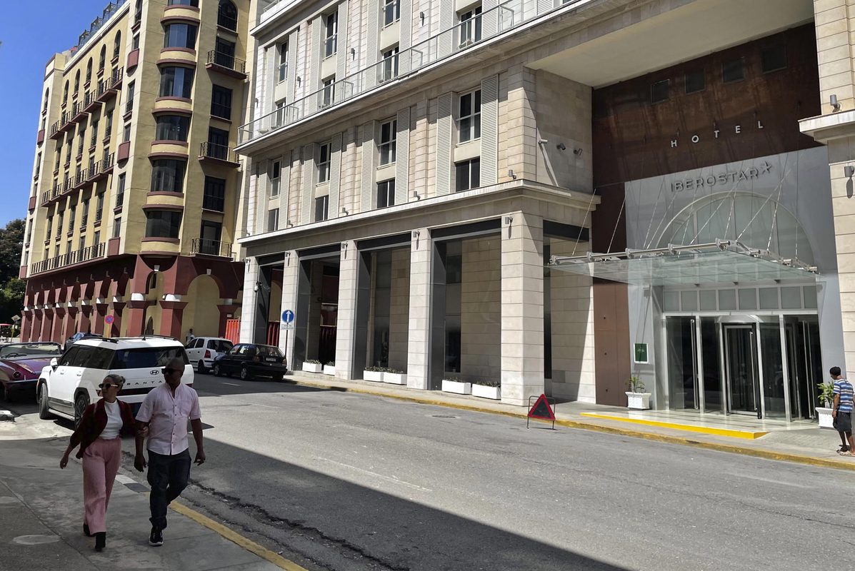 La marcha de las hoteleras internacionales plantea dudas sobre el sector turístico en Cuba
