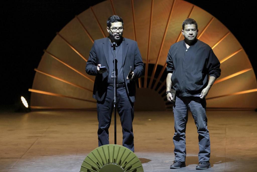 Una crónica de periodistas salvadoreños desde el exilio recibe el Premio Gabo de Texto