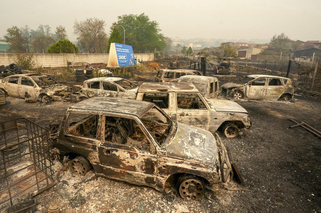 España afronta «horas difíciles» contra el fuego por una nueva ola de calor