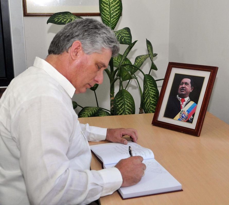 Díaz-Canel envía un «abrazo a los chavistas» en el natalicio del líder bolivariano