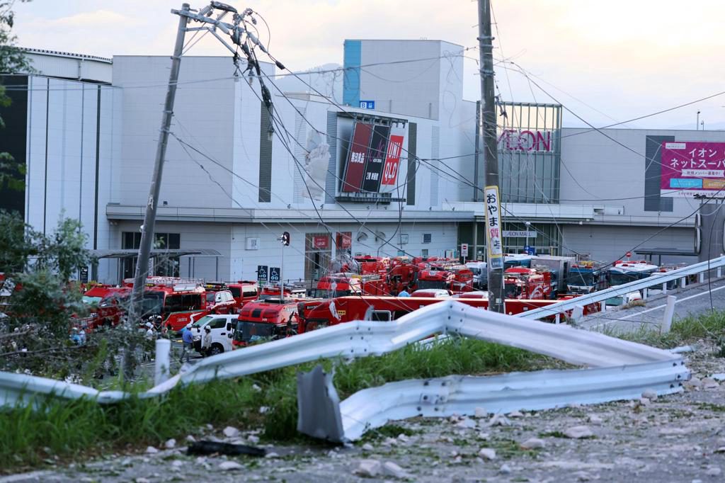 Aumentan a trece los muertos tras el terremoto de magnitud 7,1 que sacudió el sur de Japón