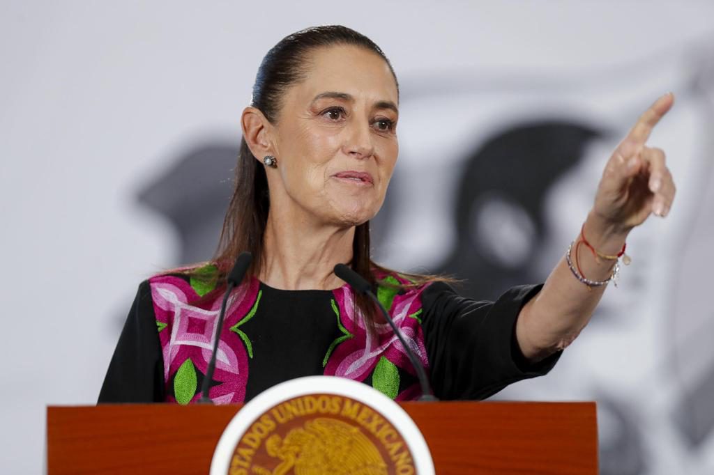 Sheinbaum pide proteger prestigio de mayor universidad ante debate por uso de IA en examen