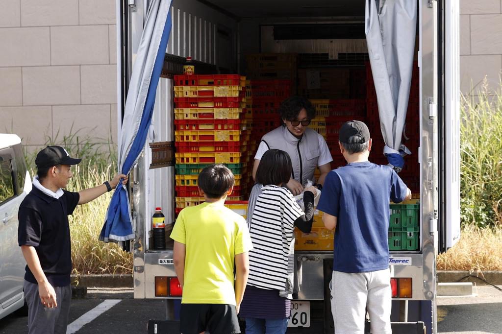Miles de evacuados buscan agua y refugio del calor tras terremoto con 34 muertos en Japón