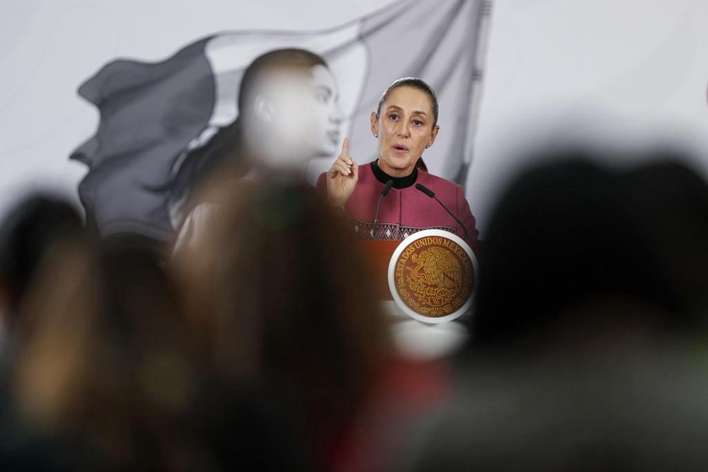 Sheinbaum respalda cierre de escuelas militarizadas en México tras muerte de una joven
