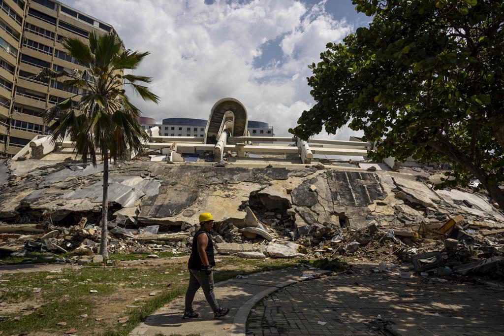 Puerto Rico continúa el envío de ayuda humanitaria a Venezuela, ahora por vía marítima