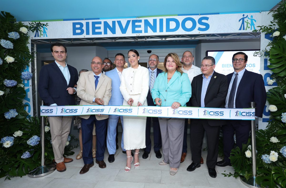 Inauguran en Isabela clínica con inversión de 10 millones de dólares y 100 empleos