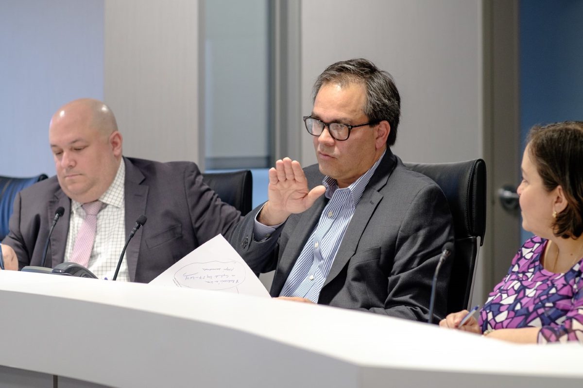 Negociado amenaza a Genera con multas por incumplir con instalación de los llamados ‘peakers’