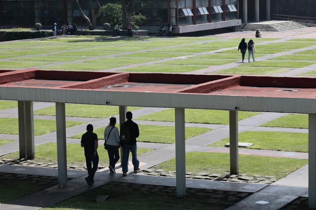 Mayor universidad de México hará examen presencial a seleccionados tras anomalías con IA