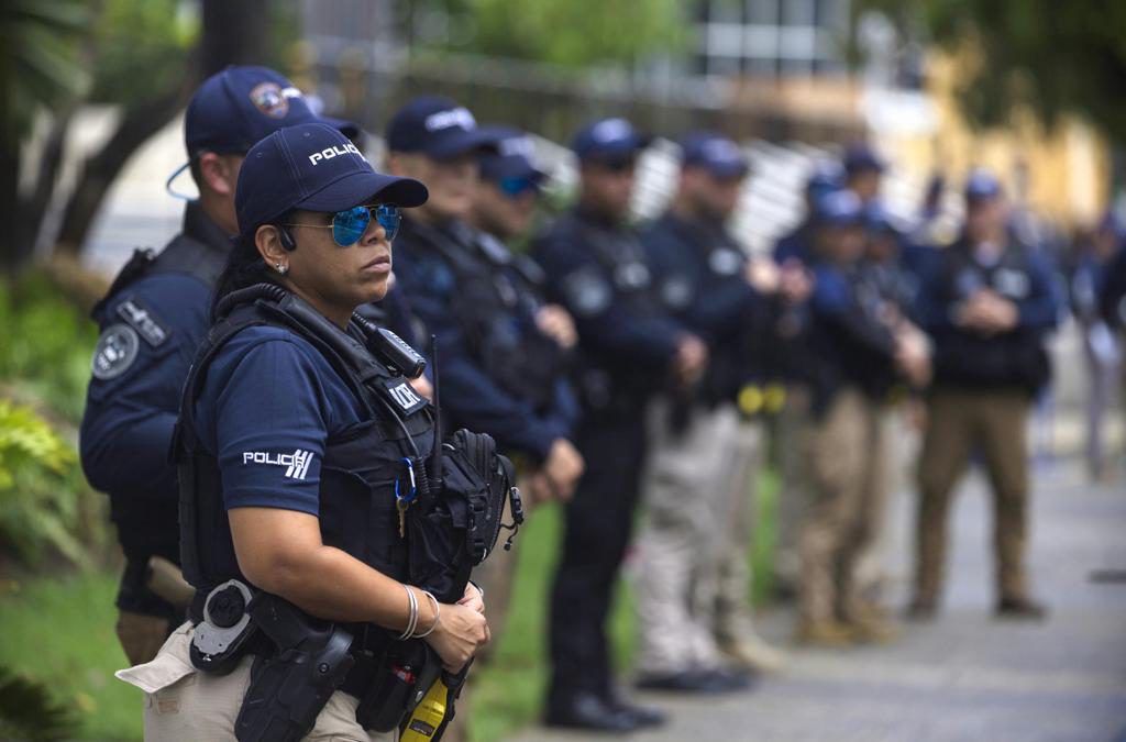 Hallan el cuerpo de un hombre baleado y maniatado frente a una panadería en Fajardo