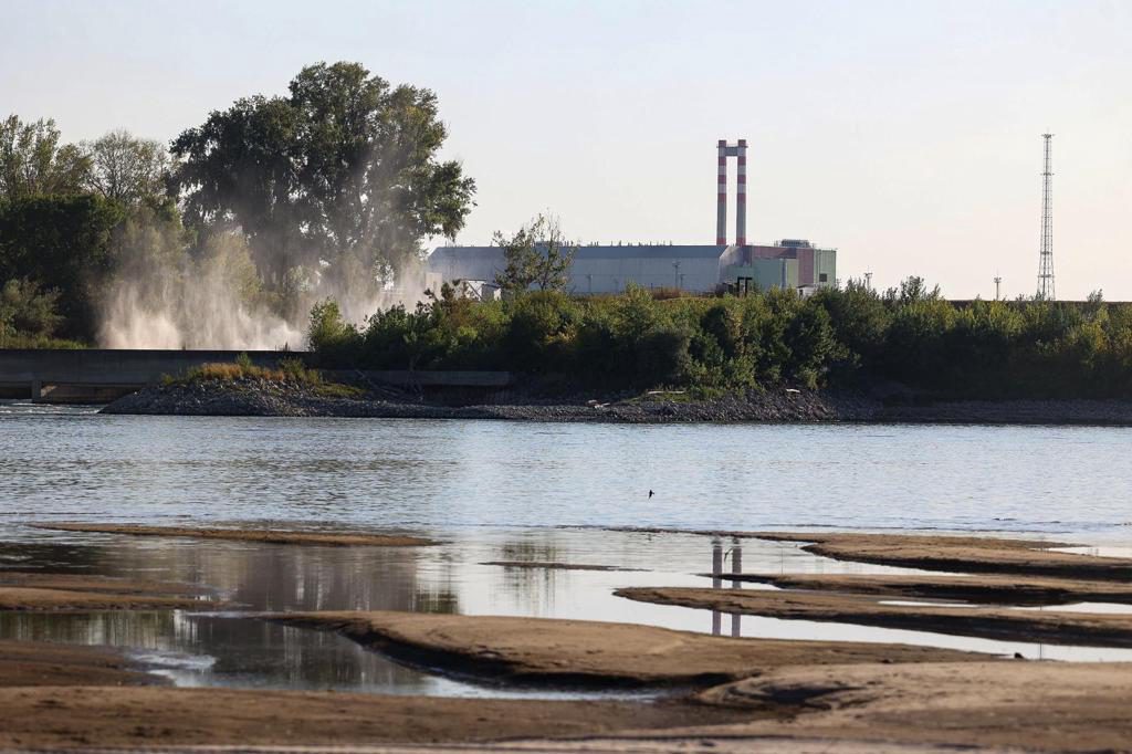 Hungría desconectará su planta nuclear próximamente por la escasez de agua en el Danubio