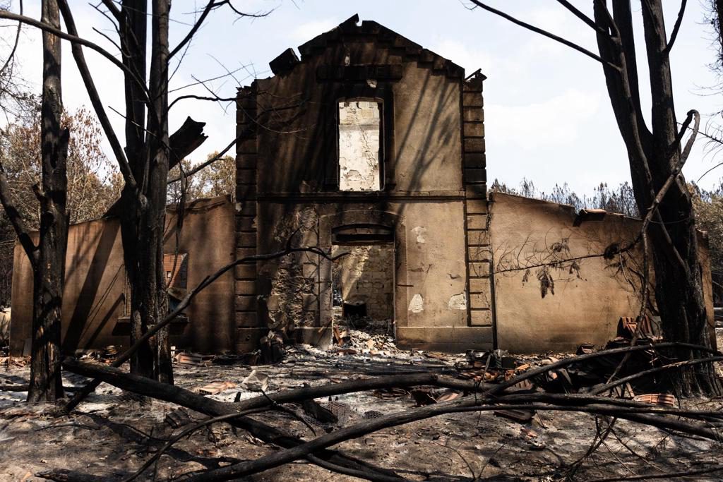 Riesgo elevado de incendios en un tercio de Francia por el pico de calor y las tormentas