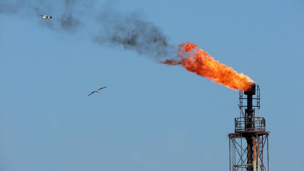 El brent cae más de un 7 % por la esperanza de una solución diplomática entre EEUU-Irán