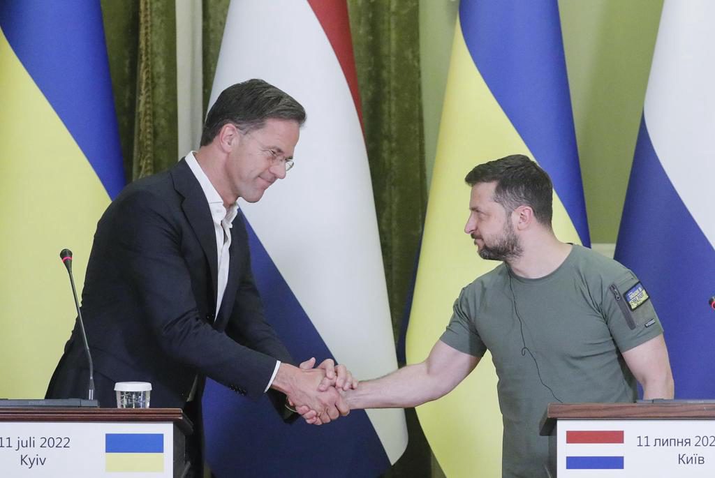 Rutte habla con Zelenski tras nuevo ataque ruso y pide reforzar defensa aéreas ucranianas