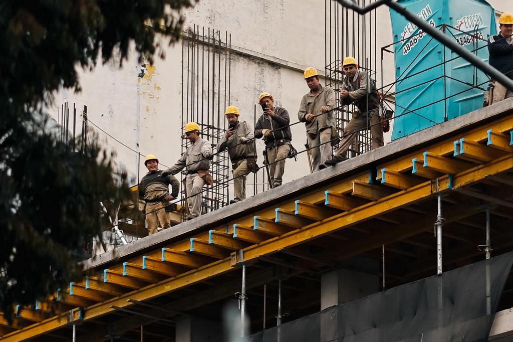 La actividad de la construcción en Argentina cayó el 4,1 % en junio