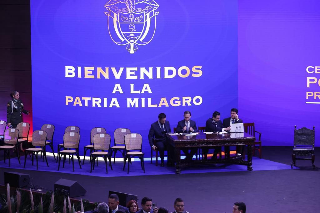 Comienza el acto de investidura de Abelardo de la Espriella como presidente de Colombia