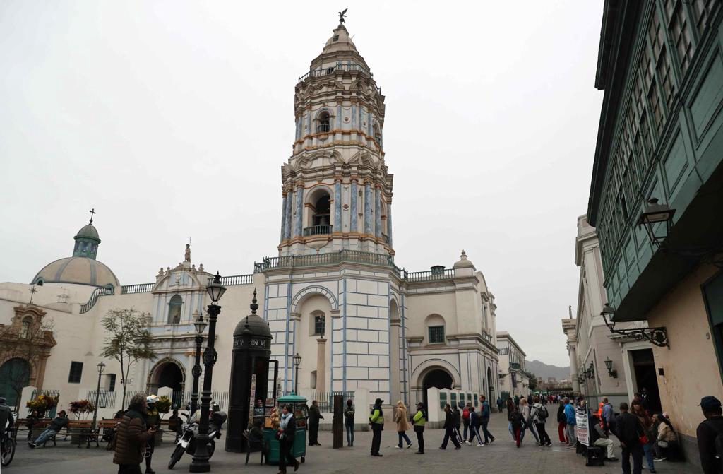 Perú moverá todos los feriados al viernes para potenciar turismo y productividad