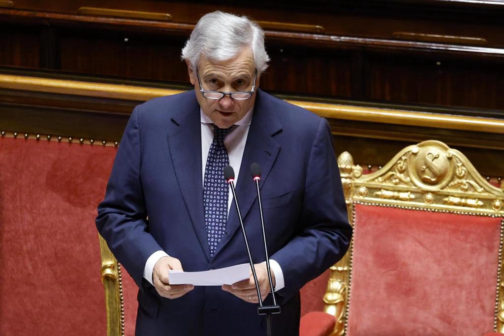 Tajani dice que reacción de España de suspender Schengen «es inaceptable e incomprensible»