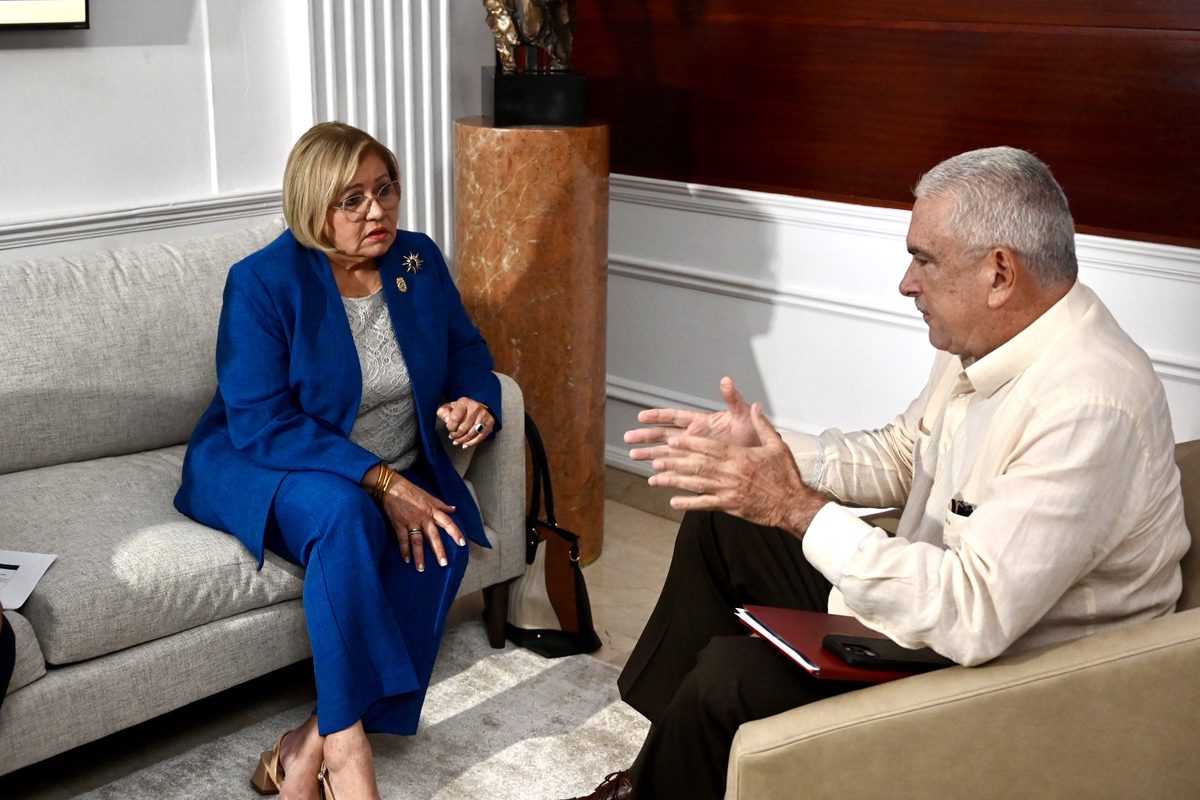 Norma Burgos y Rivera Schatz pactan armonía legislativa