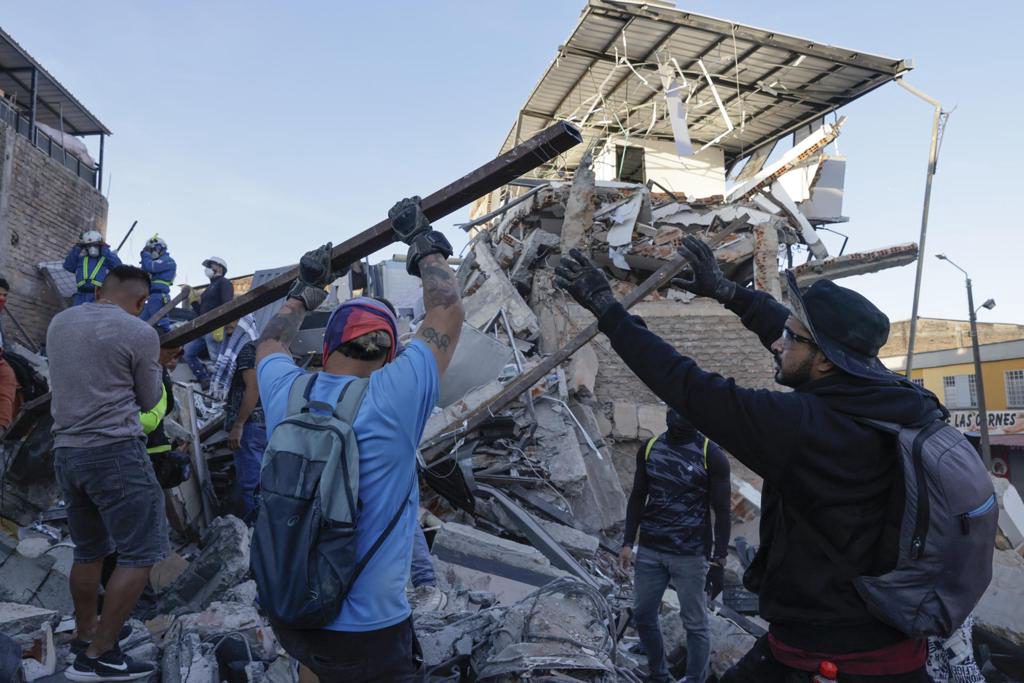 De la Espriella cifra en 181 los muertos por el terremoto, 59 menos que datos regionales