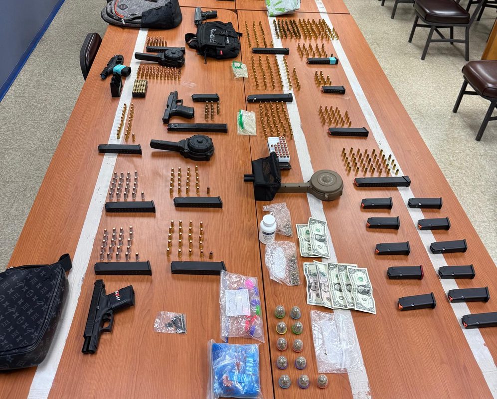 Incautan armas y drogas en operativo policial en Salinas