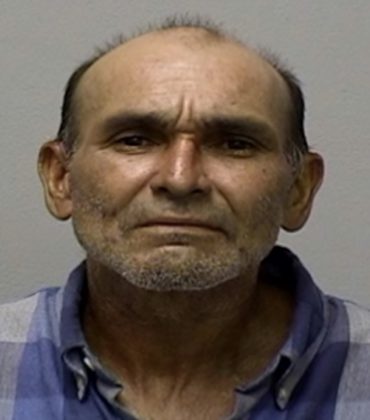 Arrestan hombre por violar orden de acecho y agredir a su hermana