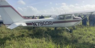 Avioneta aterriza de emergencia en vaquería de Vega Baja 