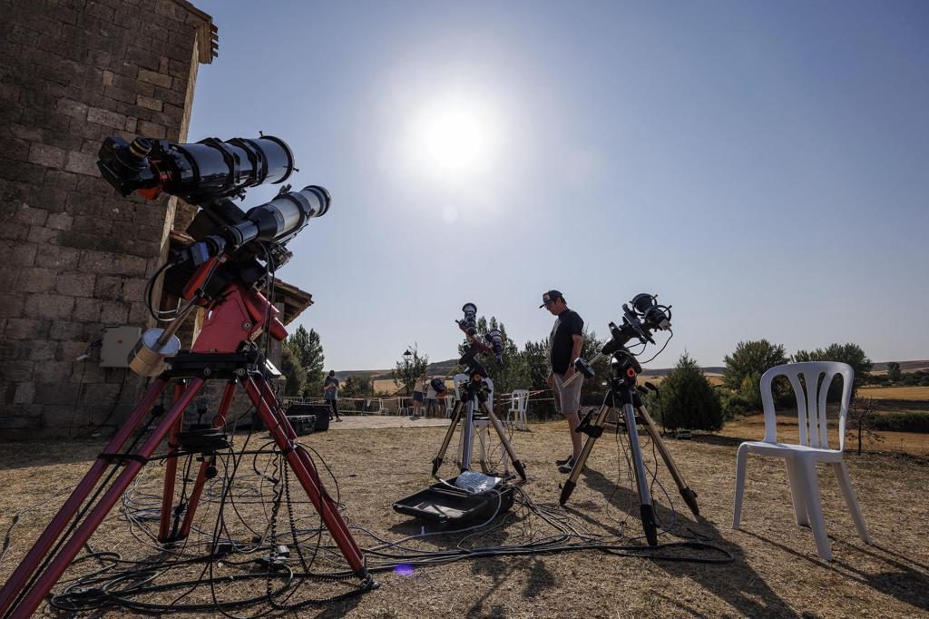 De Burgos a la NASA: el eclipse bajo la lente del telescopio y los globos aerostáticos