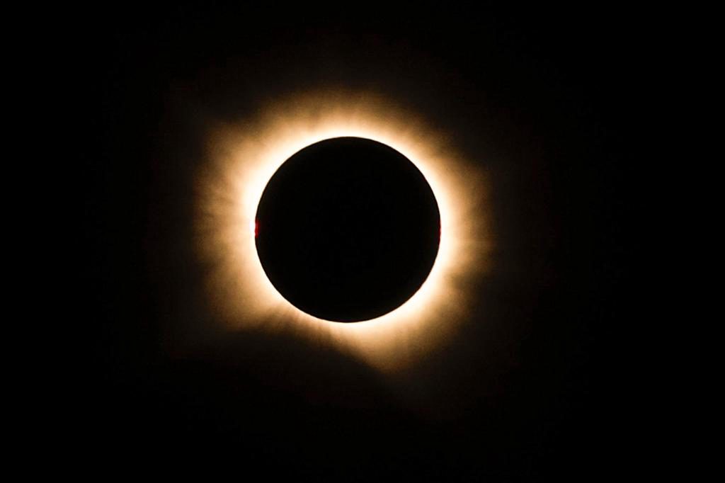 La ‘noche’ más corta a 11.000 metros de altitud es «un momento interior de tranquilidad»