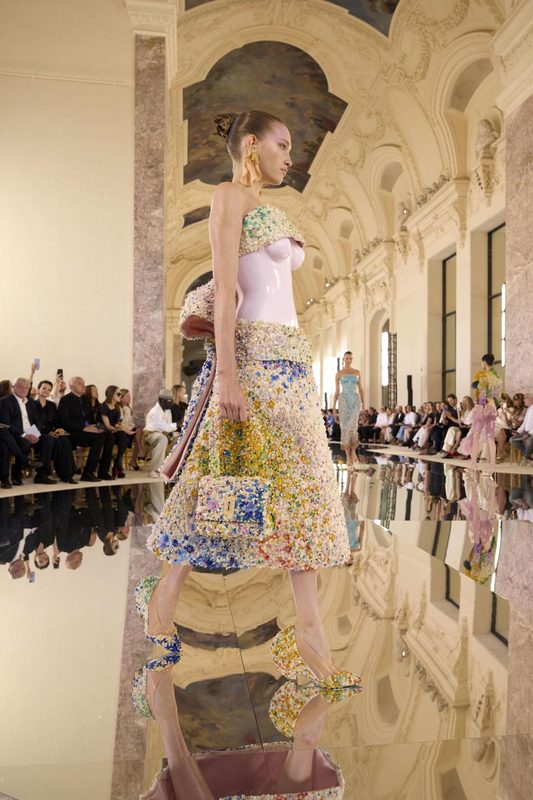 De Schiaparelli a Rosa Clará: el Año Gaudí también se celebra encima de la pasarela