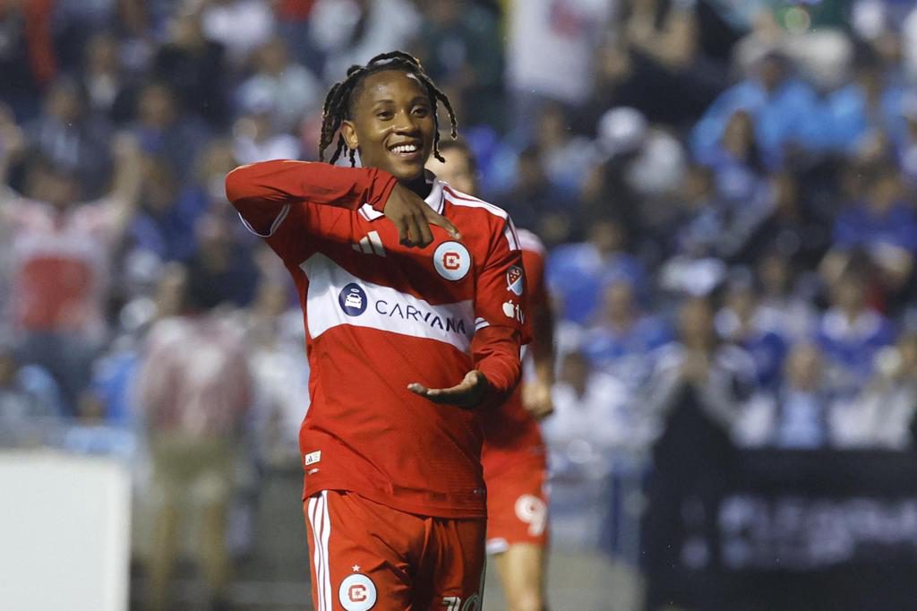 2-1. El Fire elimina a Cruz Azul y se cita con Monterrey en cuartos
