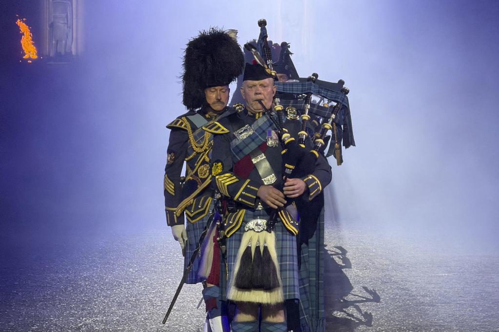 El Military Tattoo reúne a más de 800 artistas ante el castillo de Edimburgo
