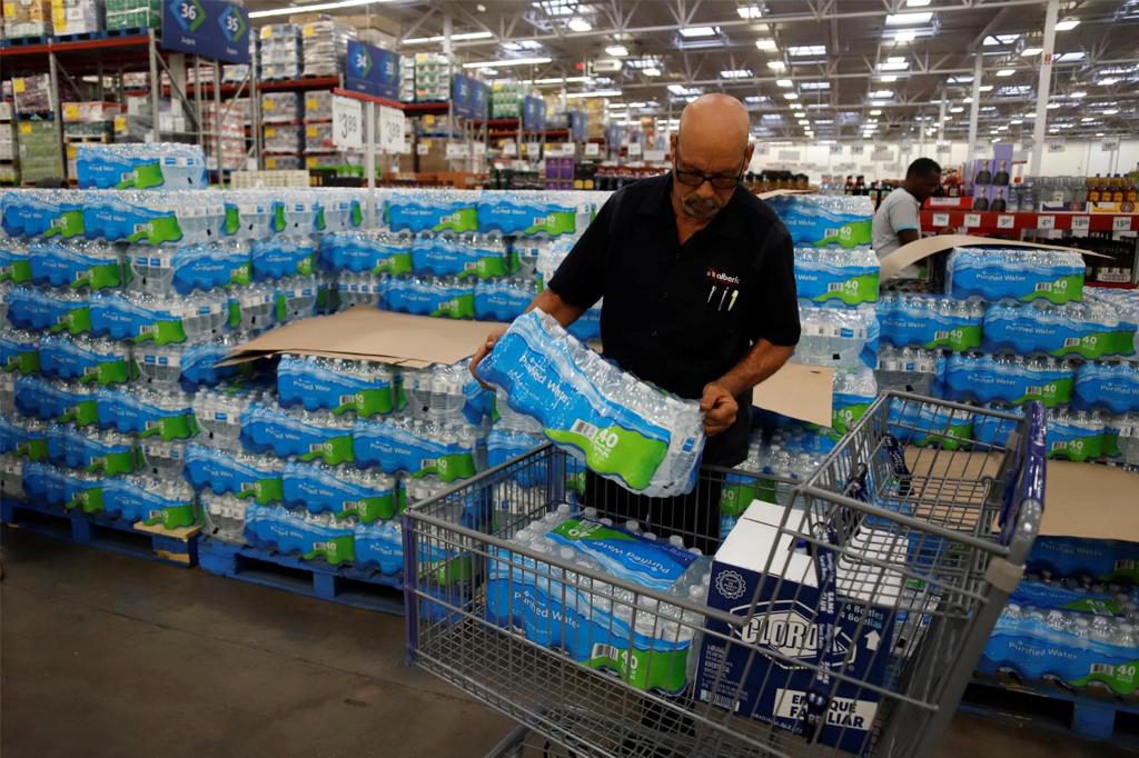 Autorizan exención temporera para facilitar la importación de agua embotellada y hielo