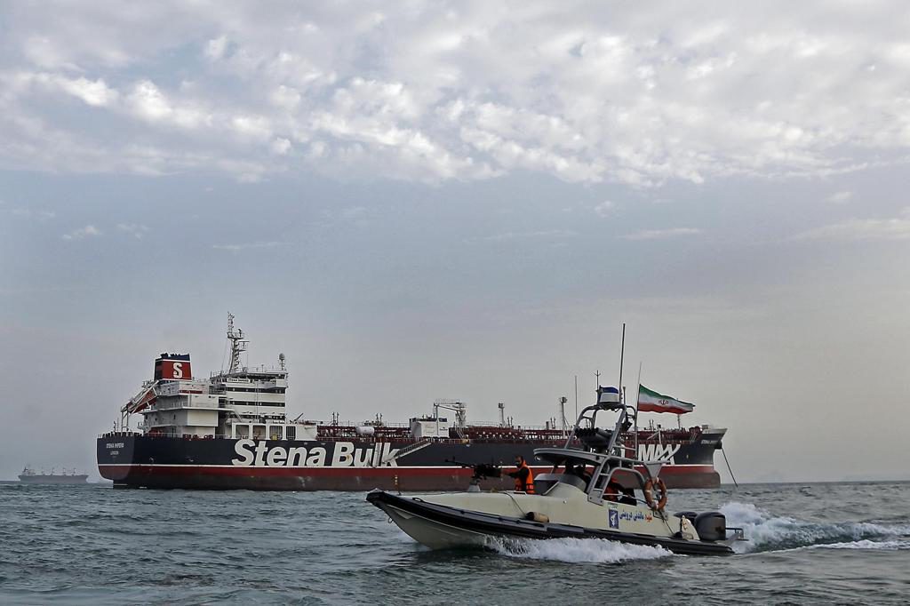 Irán responde a Trump que Ormuz no se puede conquistar «con un tuit ni con portaaviones»