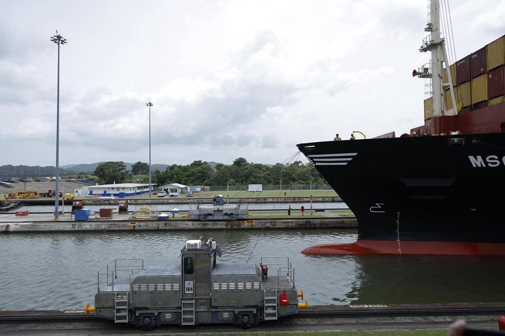 El Canal de Panamá aplica nueva reducción del calado para enfrentar la sequía por El Niño